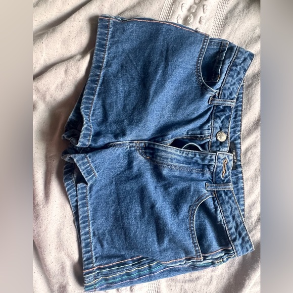 Jean shorts - Picture 2 of 3